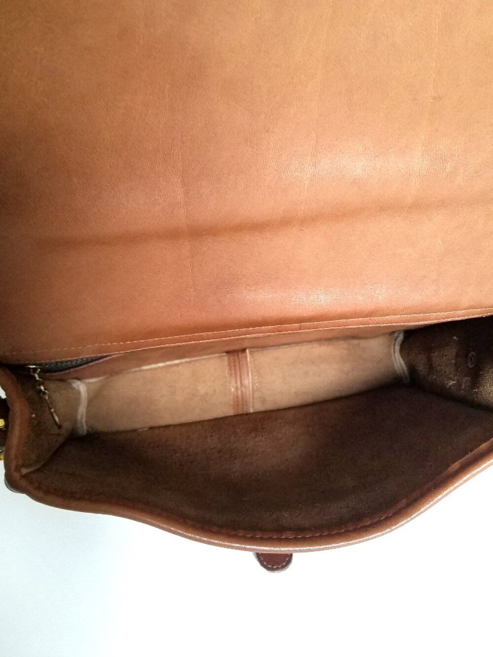 Vintage Coach Saddle Pouch Crossbody Bag - British Tan Pre-1980s NYC Era - Picture 7 of 8